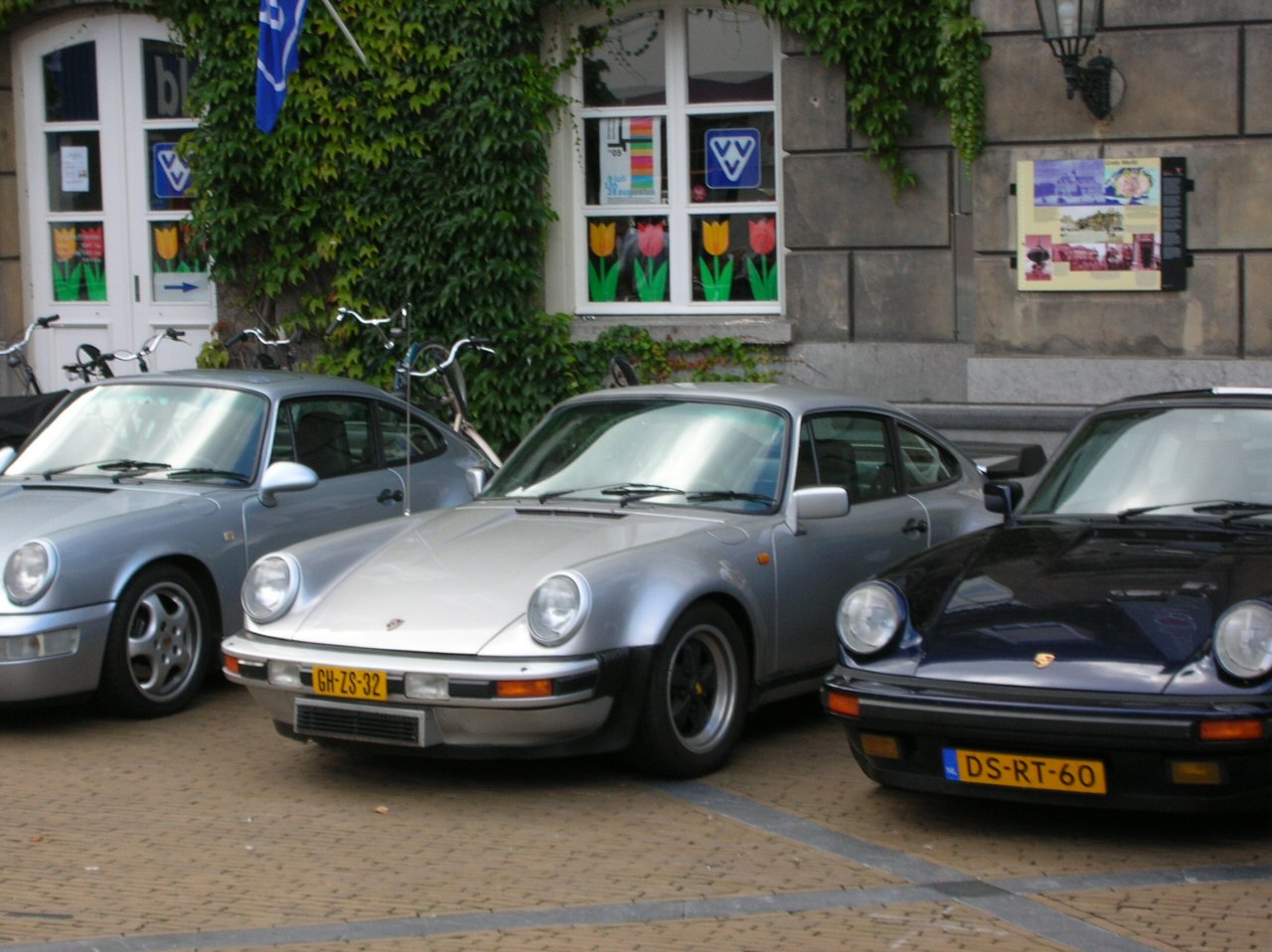 #11982 - Met je maatjes op de markt