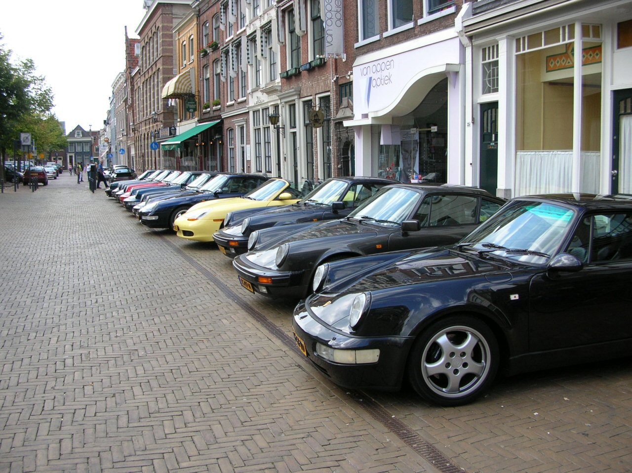 #11983 - Met de hele familie op de markt