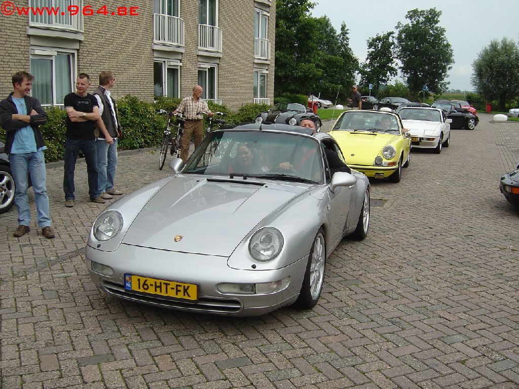 #12009 - met de neus in de wind