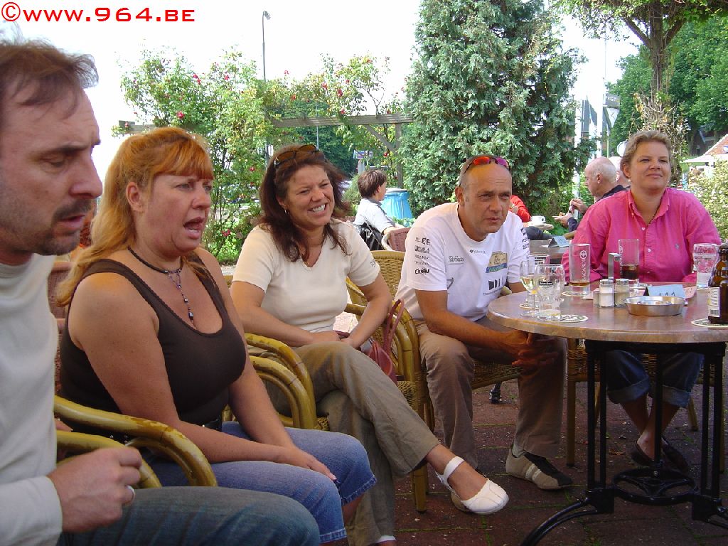 #12033 - Vera heeft iets "lekkers" gezien ....