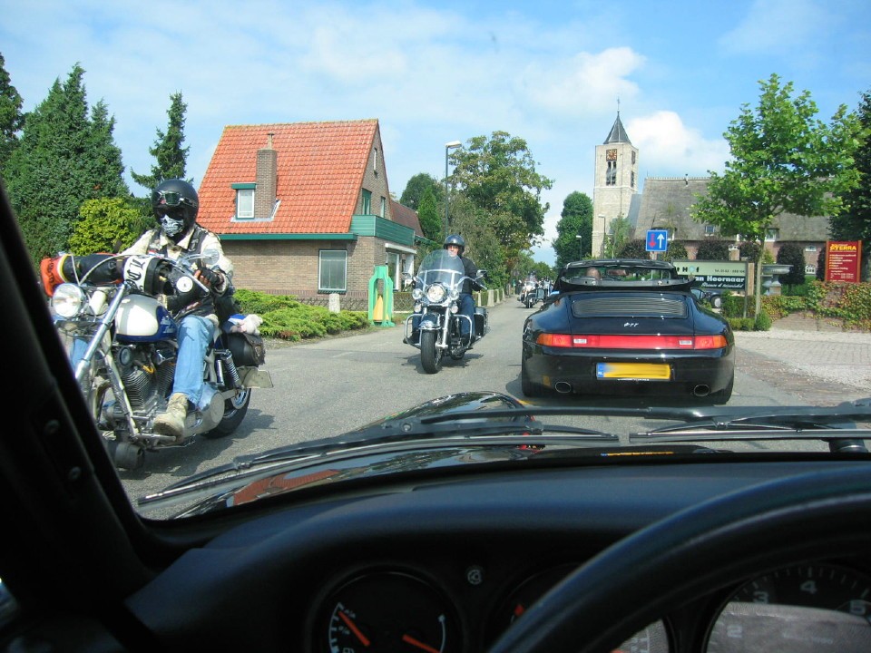 #12105 - ff wachten op de motoren!