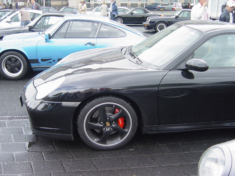 #20100 - black wheels