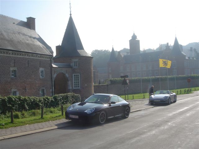 #21643 - bij een klooster