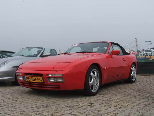 #28424 - Porsche Meets Corvette