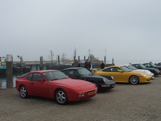 #28435 - Porsche Meets Corvette
