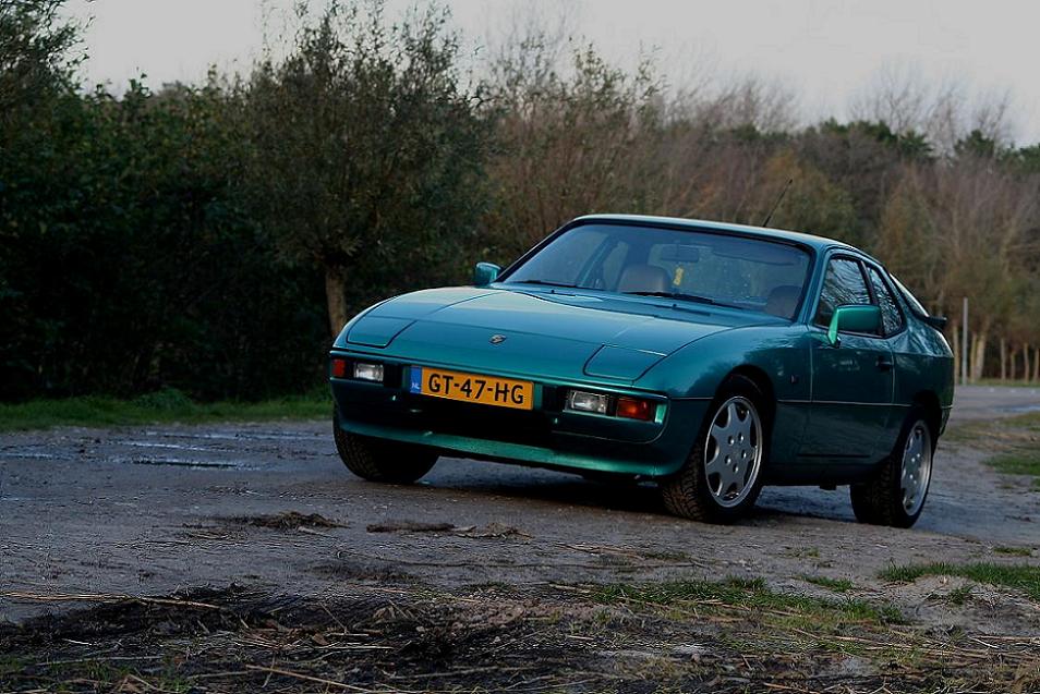 #29379 - Porsche 924 van FROST (in kleur!!!)