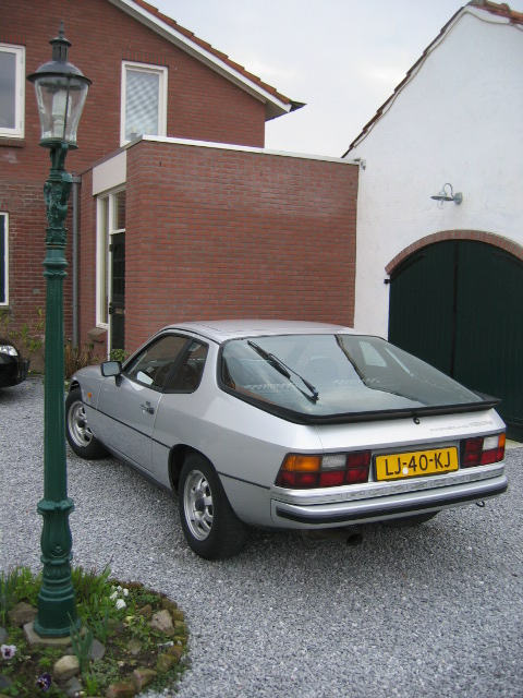 #48765 - porsche 924 achterkant