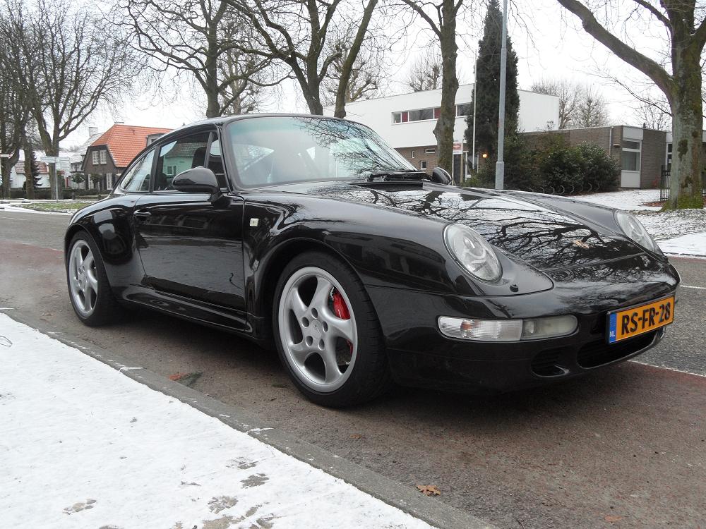 #50037 - porsche 4s in de winter voor de deur