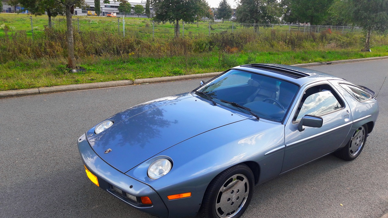 #76089 - porsche 928S 1983