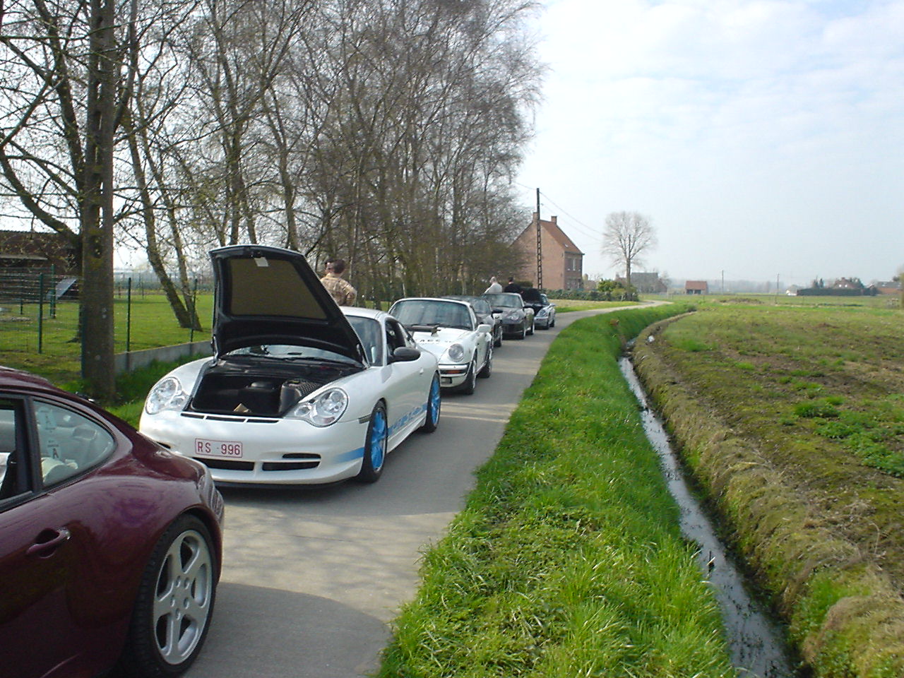 #8541 - Mja GT saucisse was plaats aan het zoeken voor zijn broodrooster te monteren #8541 - Mja GT saucisse was plaats aan het zoeken voor zijn broodrooster te monteren