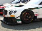 onder een bentley continental GT3