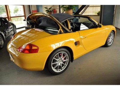 porsche-boxster-cabriolet-benzine-geel-004--76136542-Medium.jpg